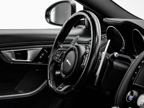 Used 2016 Jaguar F-TYPE R image 51