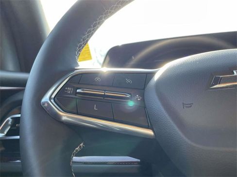 Used 2025 Chevrolet Traverse Z71 image 26