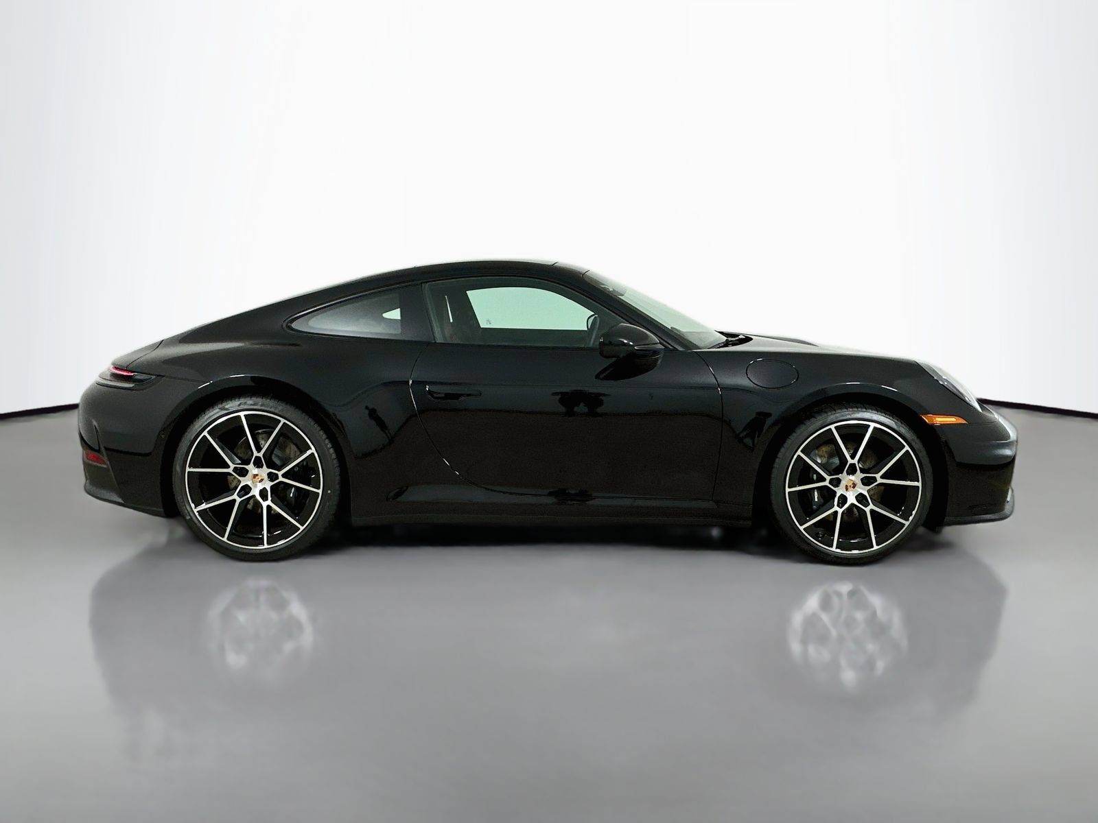 Used 2026 Porsche 911 Carrera RWD image 4