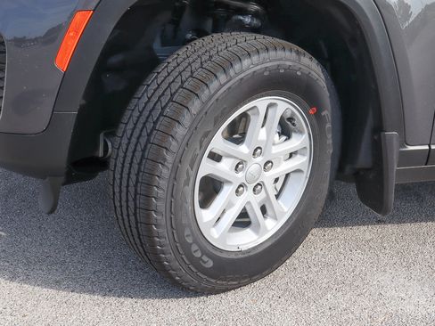 New 2025 Jeep Grand Cherokee Laredo w/ Luxury Tech Group I image 12