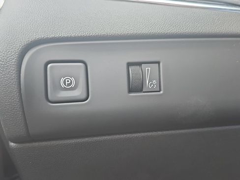 Certified 2023 Buick Enclave Essence w/ Experience Buick Package AWD/4WD image 32