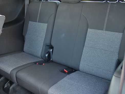 Used 2025 GMC Acadia Elevation image 44