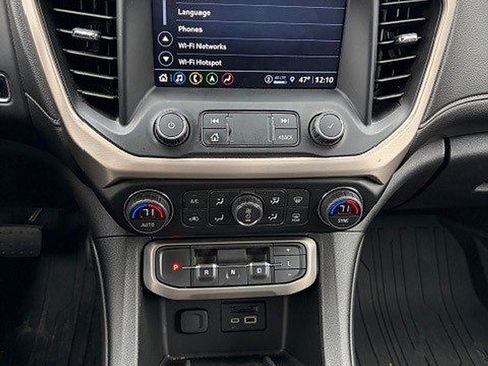 Used 2021 GMC Acadia Denali w/ Denali Ultimate Package image 13