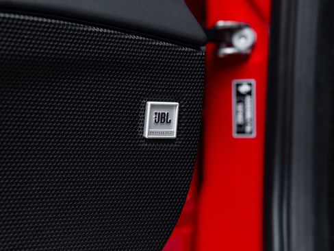 Used 2022 Ferrari F8 Tributo image 39