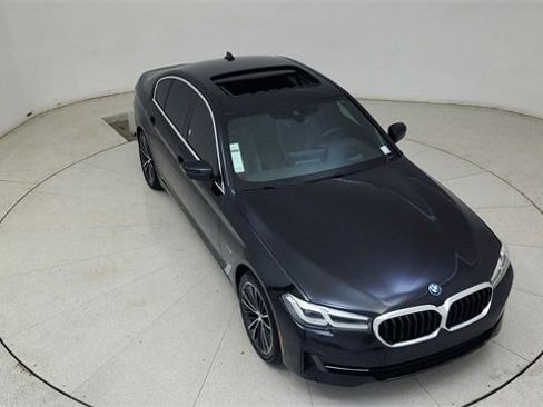 Used 2023 BMW 530e xDrive w/ Premium Package image 79