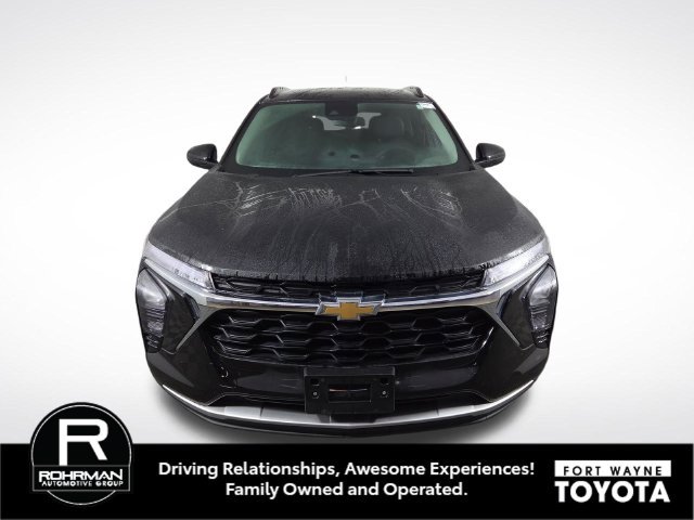 Used 2025 Chevrolet Trax LT FWD image 3