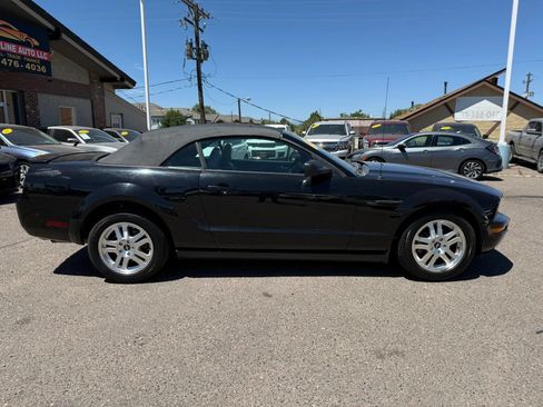 Used 2007 Ford Mustang Convertible RWD image 9