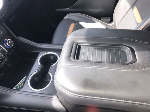 Used 2023 GMC Yukon AT4 w/ AT4 Premium Package image 21