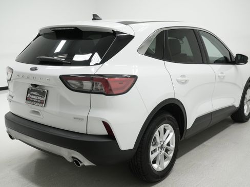 Used 2020 Ford Escape SE image 4
