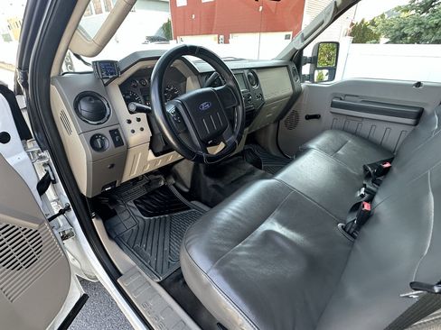 Used 2009 Ford F250 XL AWD/4WD image 4