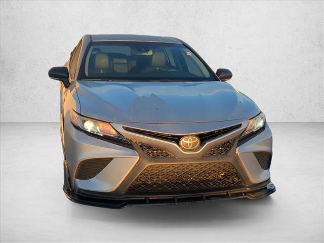 Used 2018 Toyota Camry SE w/ Convenience Package FWD image 2