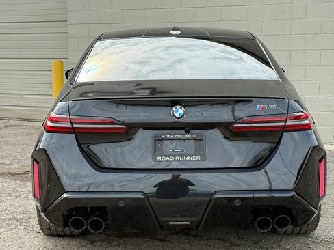 Used 2025 BMW M5 Sedan 4D w/ Executive Package image 19