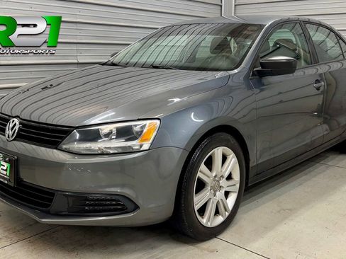 Used 2013 Volkswagen Jetta S FWD image 1