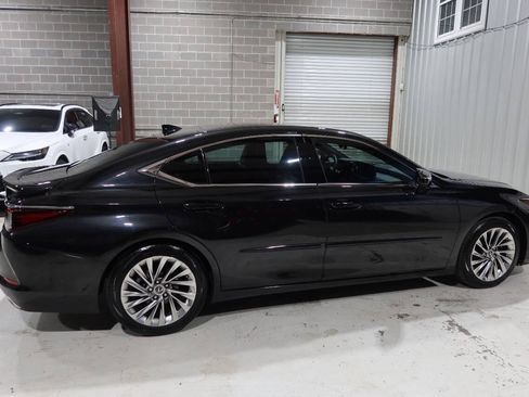 Used 2022 Lexus ES 350 Ultra Luxury w/ Accessory Package 2 FWD image 5