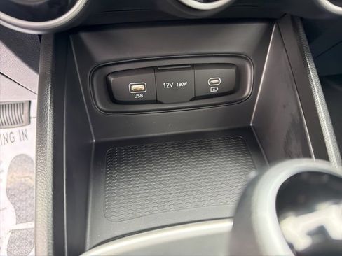 Certified 2026 Hyundai Venue SE image 25