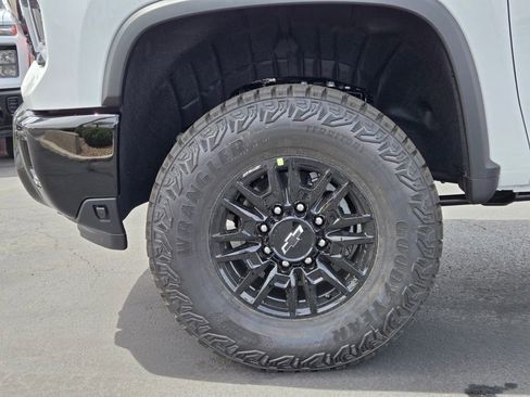 New 2026 Chevrolet Silverado 2500 ZR2 AWD/4WD image 5