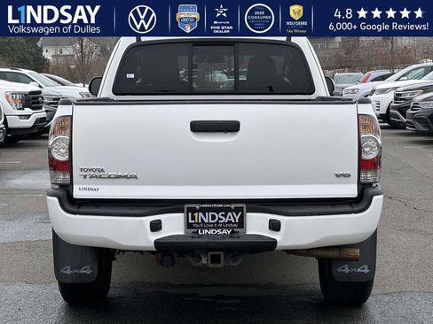 Used 2015 Toyota Tacoma 4x4 Access Cab V6 w/ TRD Sport Package image 5