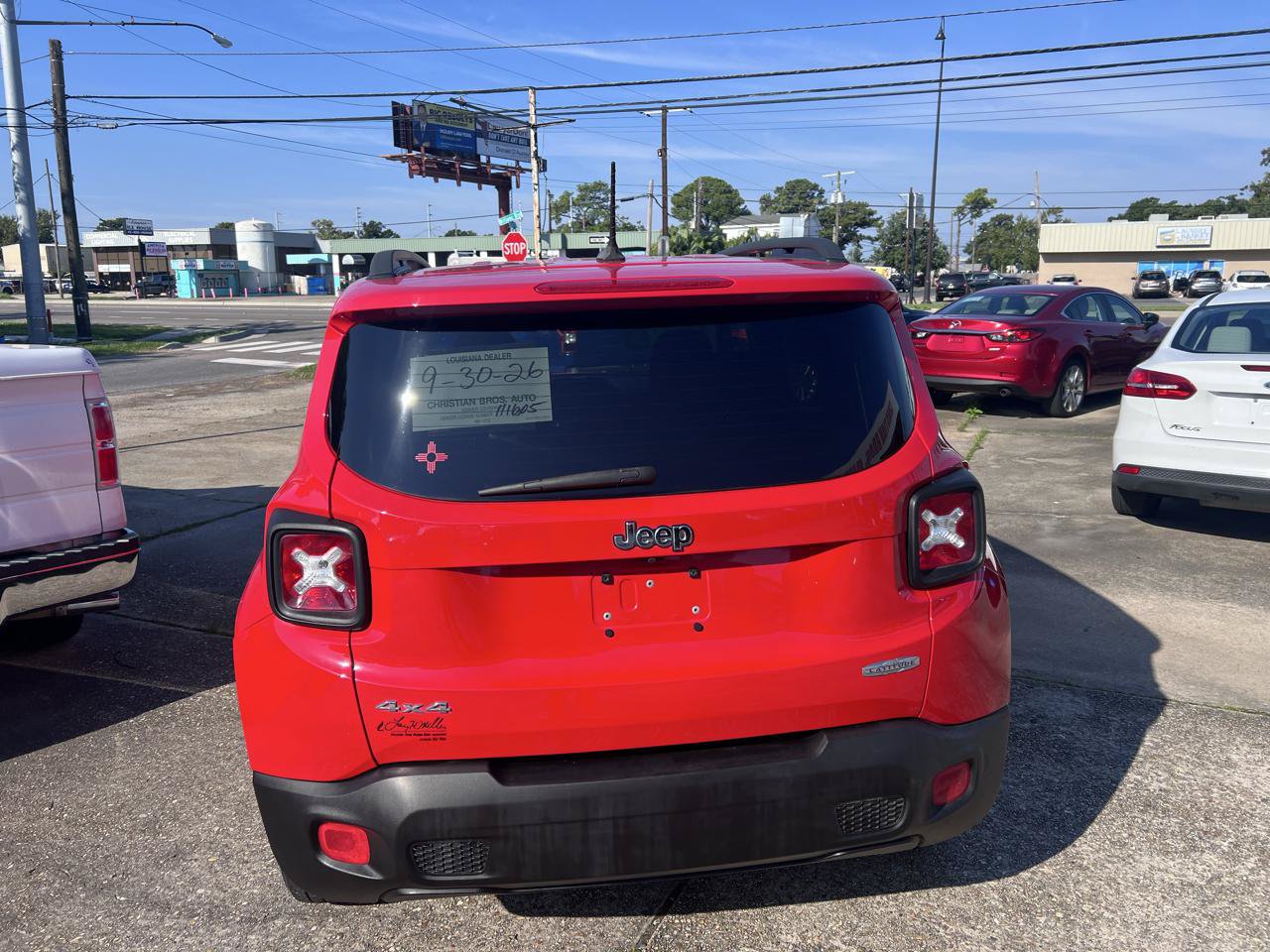 Used 2017 Jeep Renegade Latitude w/ Popular Equipment Group AWD/4WD image 8