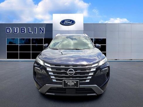 Used 2024 Nissan Rogue SL w/ SL Premium Package FWD image 2