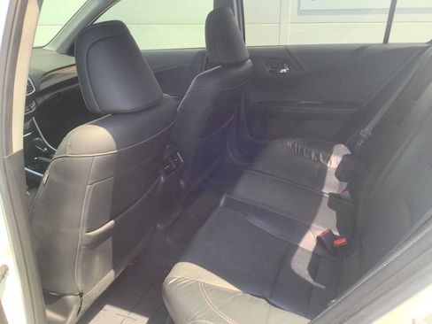 Used 2017 Honda Accord EX-L image 12