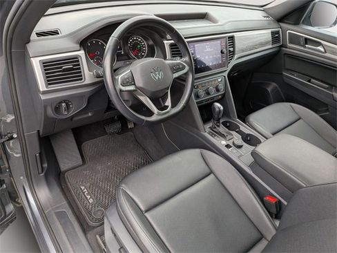 Used 2020 Volkswagen Atlas Cross Sport SE image 11