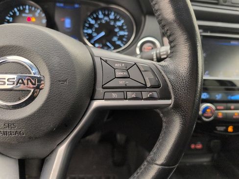 Used 2018 Nissan Rogue SV FWD image 34