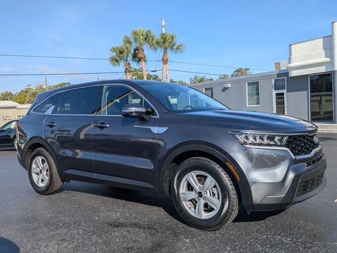 Used 2021 Kia Sorento LX FWD image 1