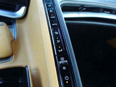 Used 2024 Chevrolet Corvette Stingray Preferred Cpe w/ 2LT image 25