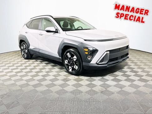 Used 2025 Hyundai Kona SEL FWD image 1