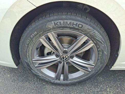 Certified 2023 Volkswagen Jetta SE w/ Panoramic Sunroof Package FWD image 4