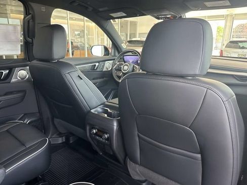 Used 2026 Buick Enclave Avenir w/ Super Cruise Package AWD/4WD image 26