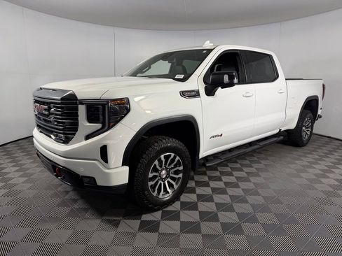 Used 2023 GMC Sierra 1500 AT4 w/ AT4 Preferred Package image 9