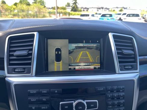 Used 2016 Mercedes-Benz GL 550 4MATIC image 27