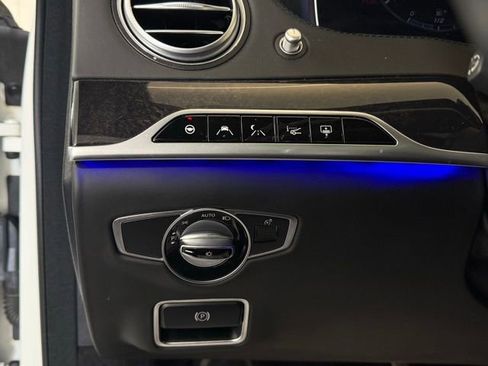 Used 2020 Mercedes-Benz S 560 Sedan image 36