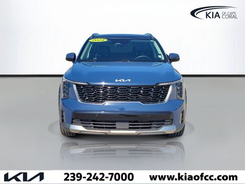Certified 2024 Kia Sorento EX w/ Panoramic Sunroof Package FWD image 2