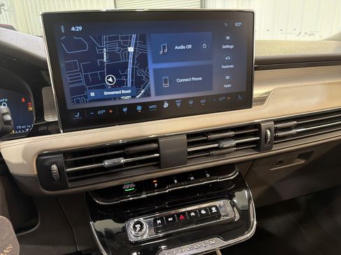 Used 2023 Lincoln Corsair FWD w/ Equipment Group 101A image 18