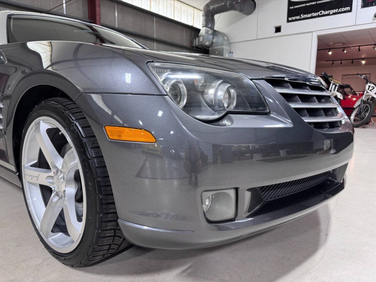 Used 2005 Chrysler Crossfire Limited RWD image 22