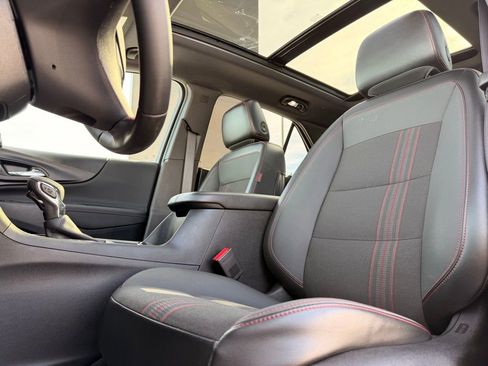 Used 2023 Chevrolet Equinox RS image 28