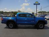 Used 2018 Toyota Tacoma TRD Off-Road image 2
