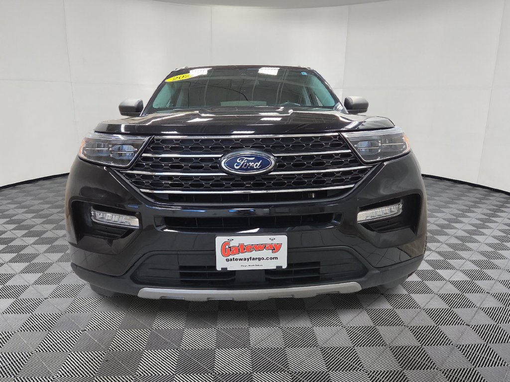Used 2022 Ford Explorer XLT w/ Equipment Group 202A AWD/4WD image 5