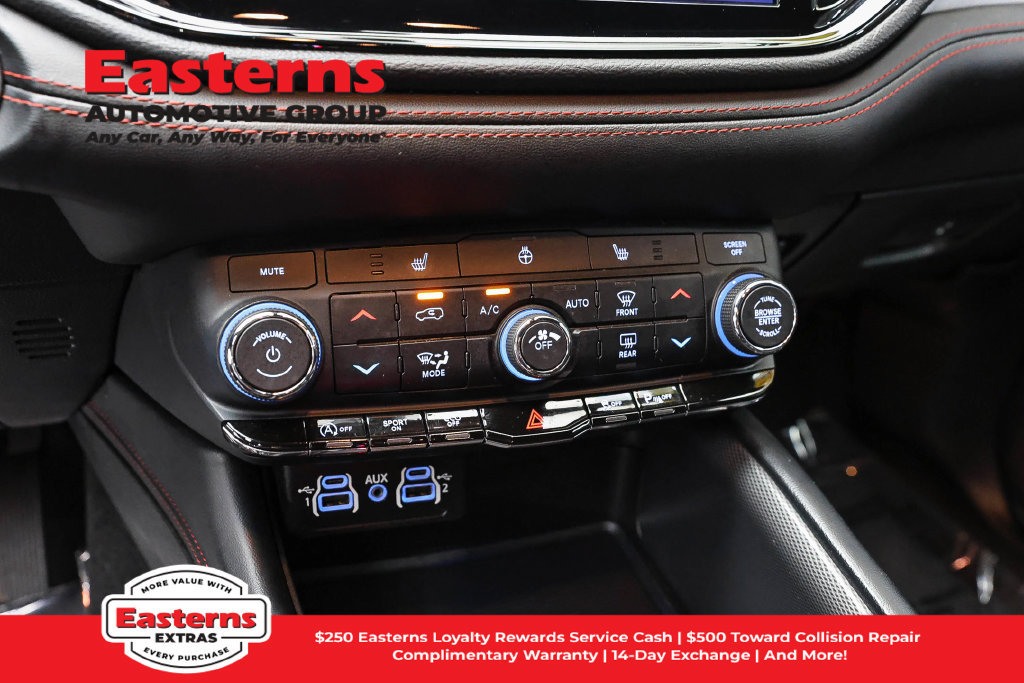 Used 2025 Dodge Durango GT RWD image 19