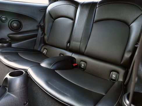 Used 2017 MINI Cooper S image 13