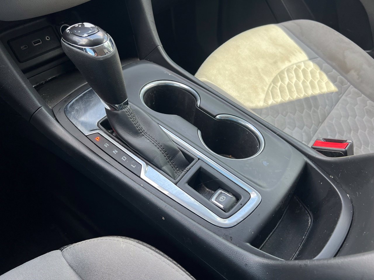 Used 2019 Chevrolet Equinox LS w/ LS Convenience Package FWD image 23