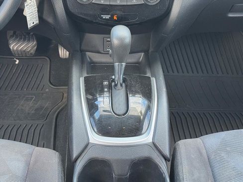 Used 2015 Nissan Rogue S FWD image 14