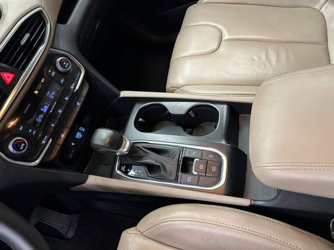 Used 2020 Hyundai Santa Fe SEL w/ Convenience Package FWD image 31