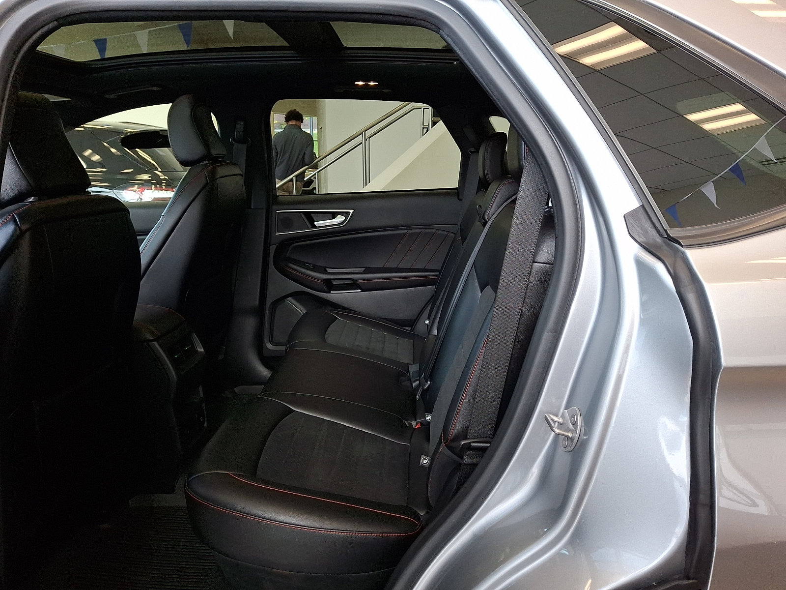 Certified 2023 Ford Edge ST-Line AWD/4WD image 9