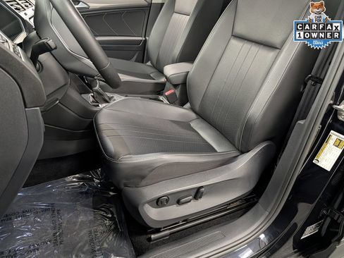 Used 2023 Volkswagen Tiguan SE AWD/4WD image 12