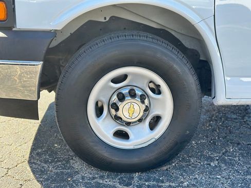 Used 2024 Chevrolet Express 3500 LT w/ LT Preferred Equipment Group image 25