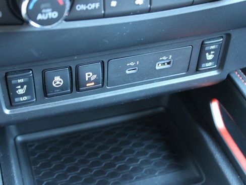 Used 2022 Nissan Frontier PRO-4X image 24