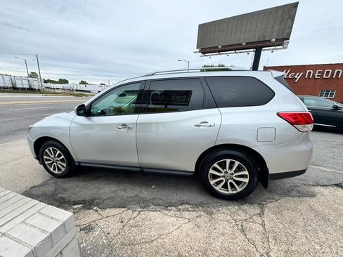 Used 2016 Nissan Pathfinder S AWD/4WD image 6